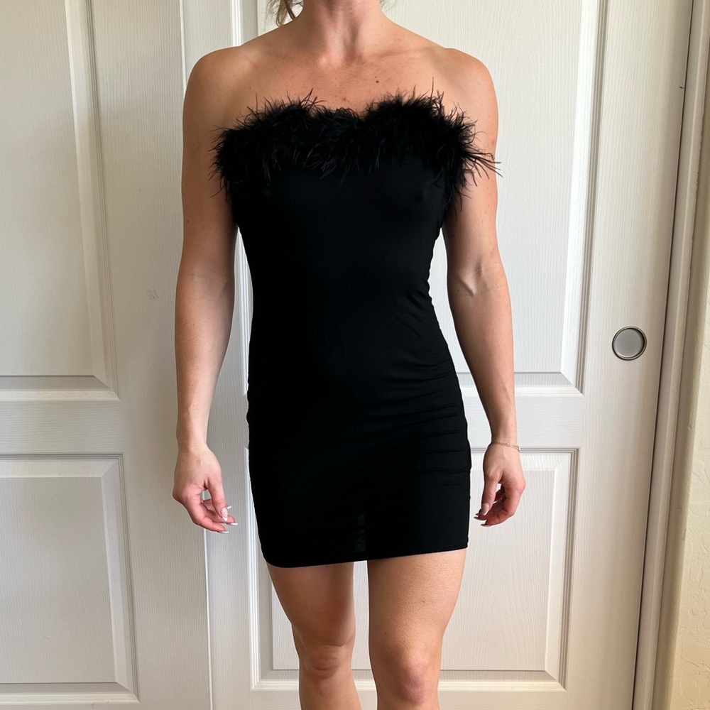 Faux feather black sleeveless mini dress